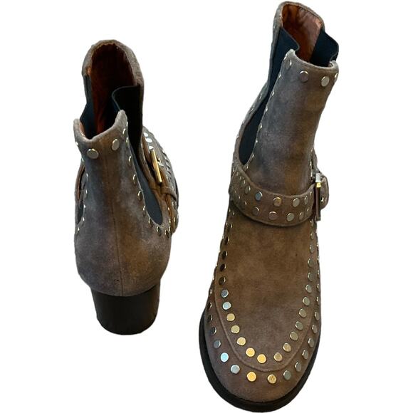 EUC $320 Lola Cruz Anthropologie Gray Suede Studded Chelsea Boots Size 37 or 6.5 - Picture 6 of 12